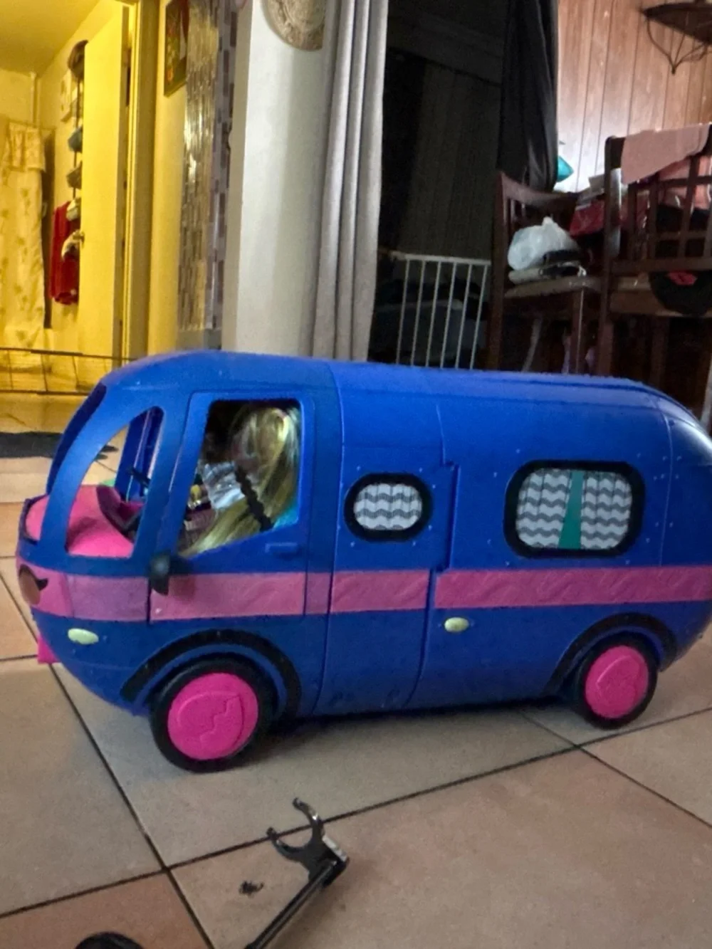 L.O.L. Surprise! Blue and Pink Camper Van Playset